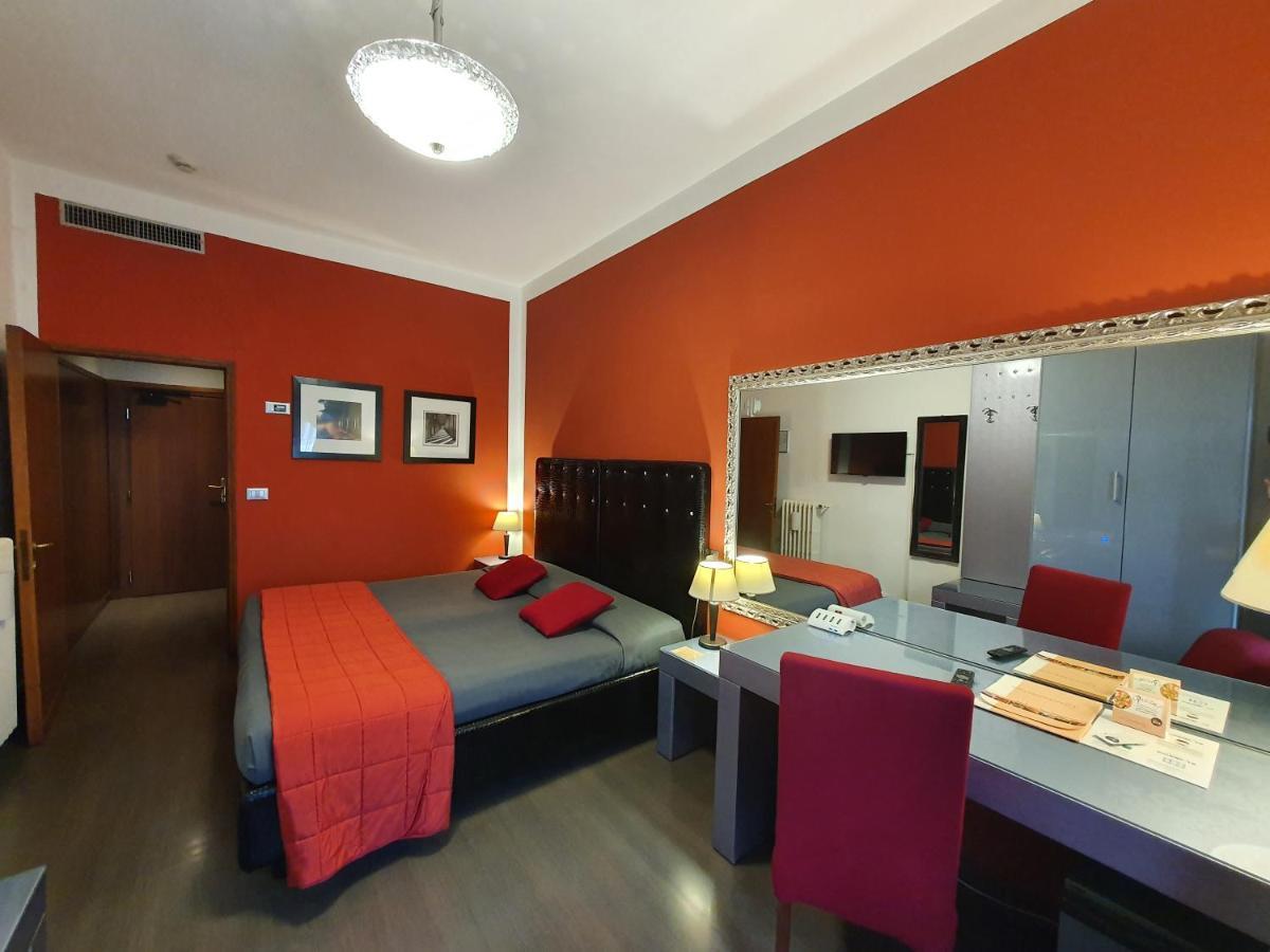 Hotel Continentale Arezzo Esterno foto