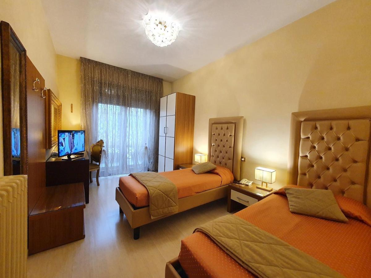 Hotel Continentale Arezzo Esterno foto