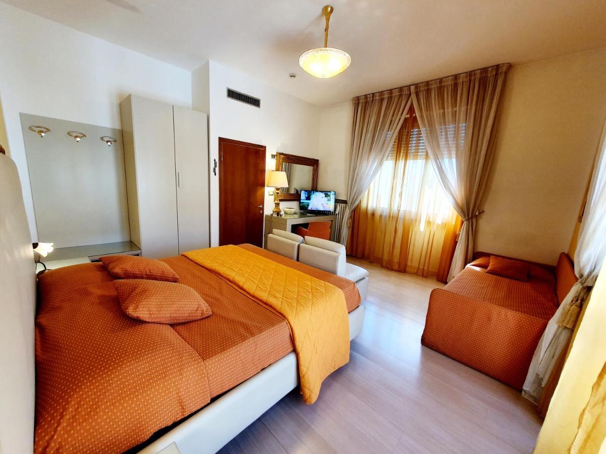 Hotel Continentale Arezzo Esterno foto